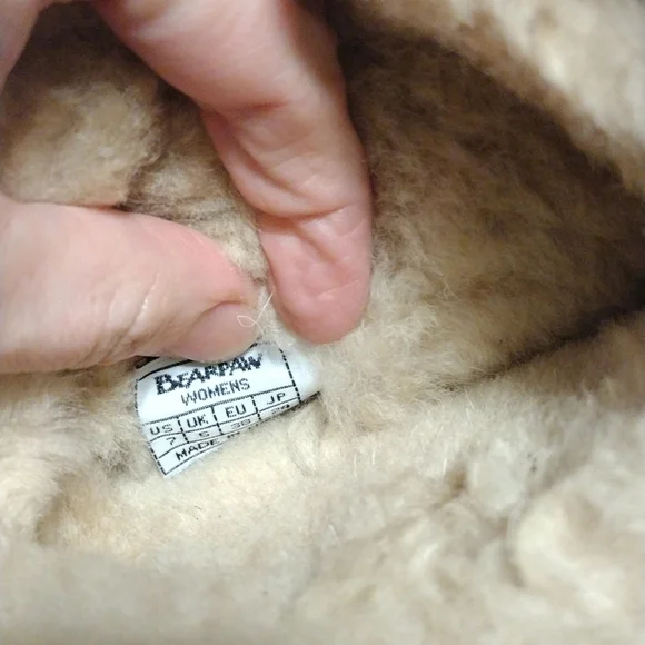 Bearpaw Tall Emma Suede Boots Size 7. Worn only once for an hour inside! - Picture 5 of 8